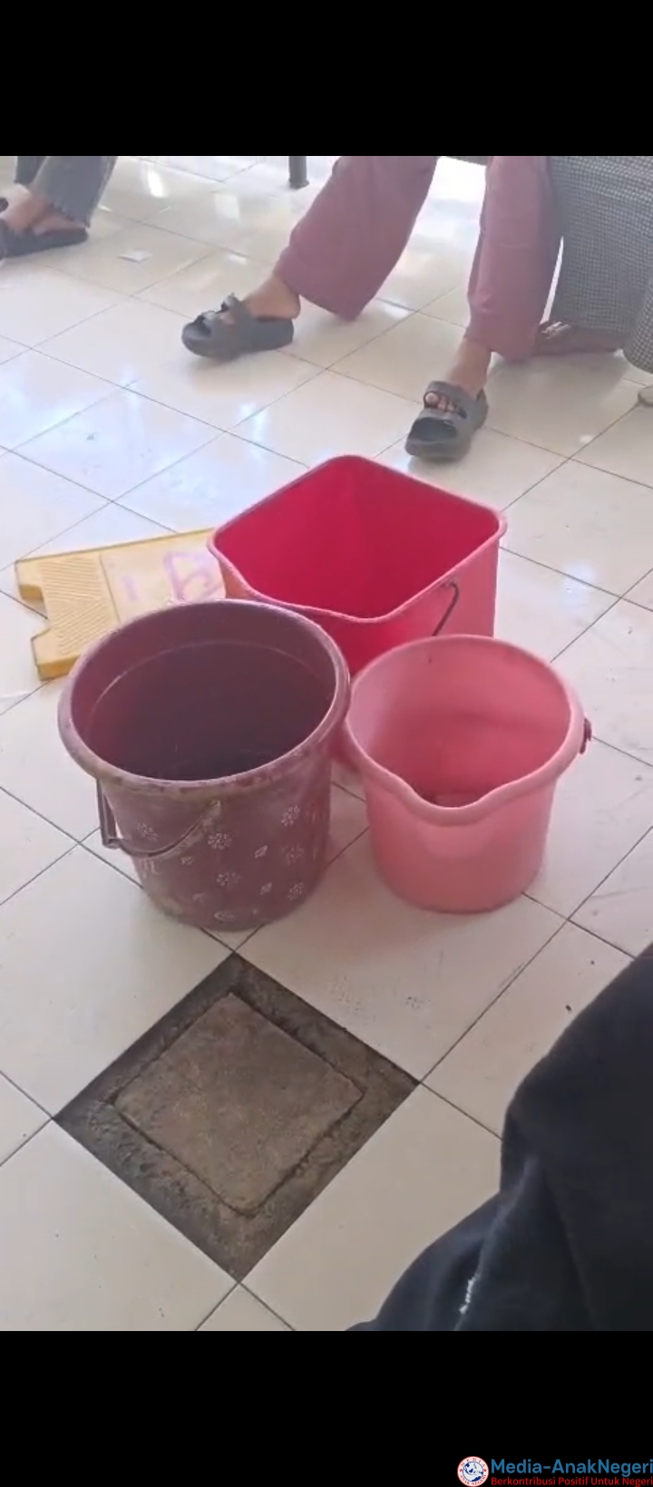 Screenshot_2025-10-27-22-06-32-905_com.miui.mediaviewer